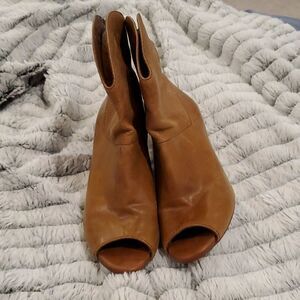 Beautiful light tan open toe BCBG booties